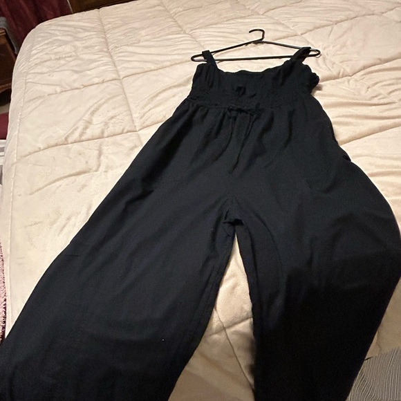 Universal Threads Black Jumper/Romper - Picture 7 of 13